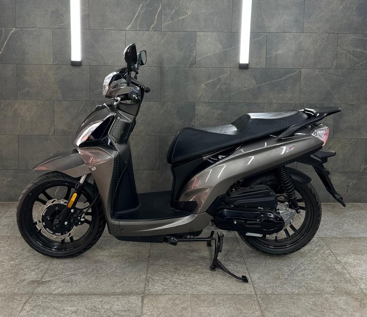Service de location scooter et moto Scoot Horizon Marrakech - SYM JET SR